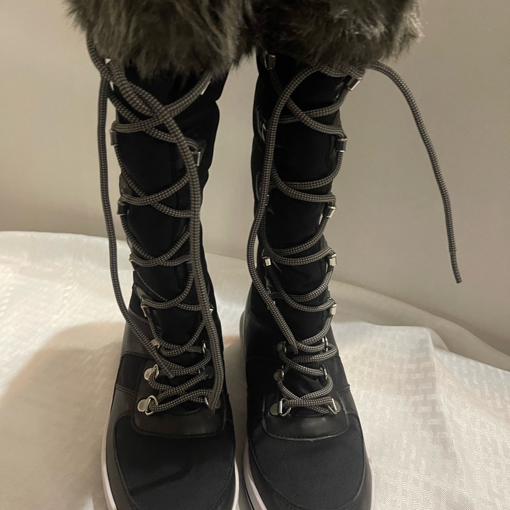 New COUGAR Women Vesta Waterproof Knee High Snow Boot. Size 7 Without box - Picture 2 of 3